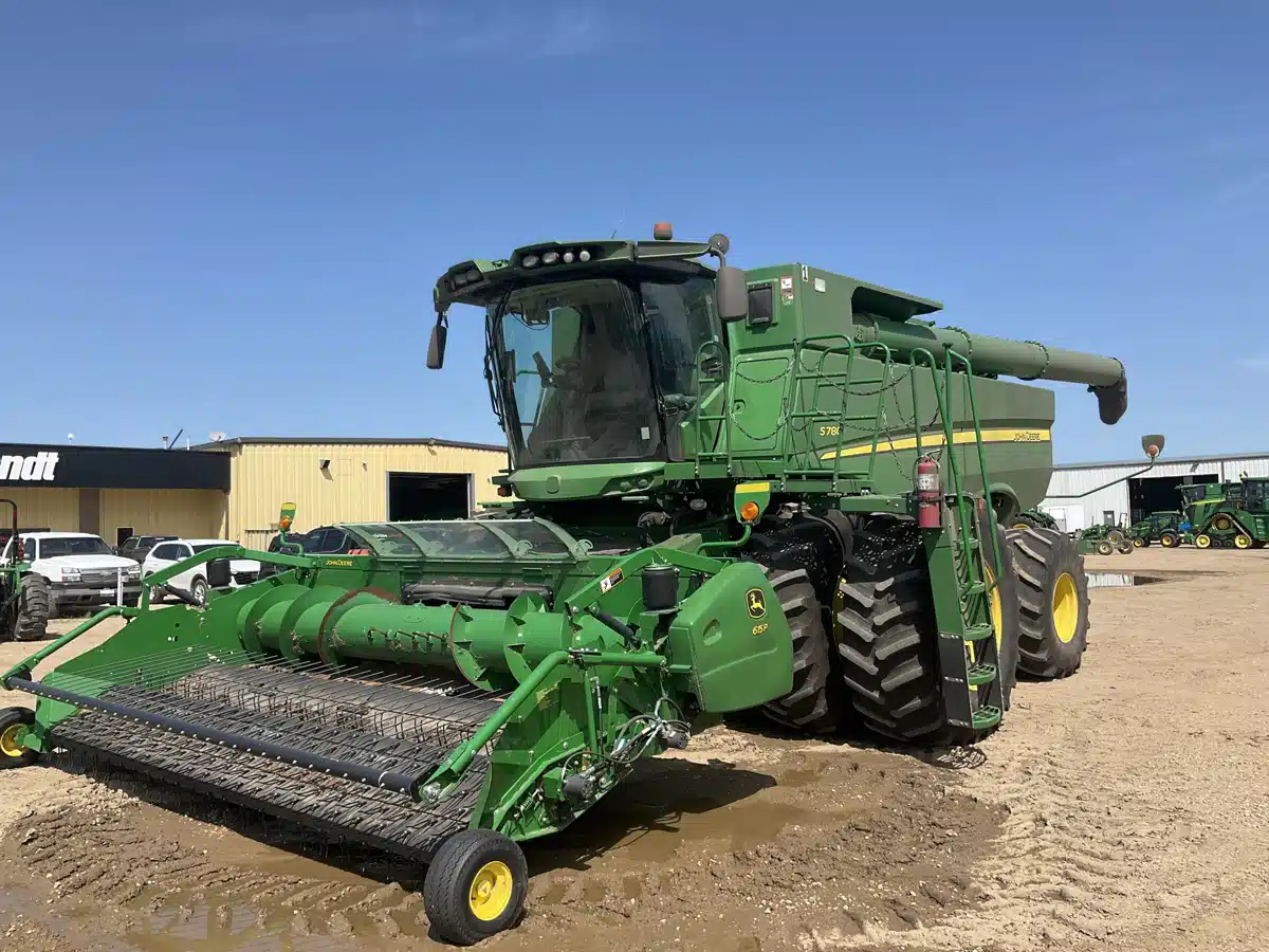 Gallery image 1 for 2018 John Deere S780 Combine