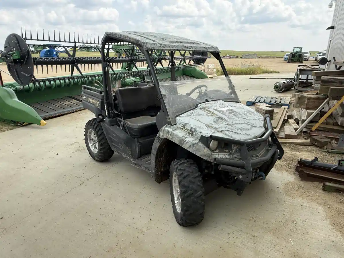 Photo de la Galerie 2 pour 2016 John Deere XUV 590E Véhicule utilitaire