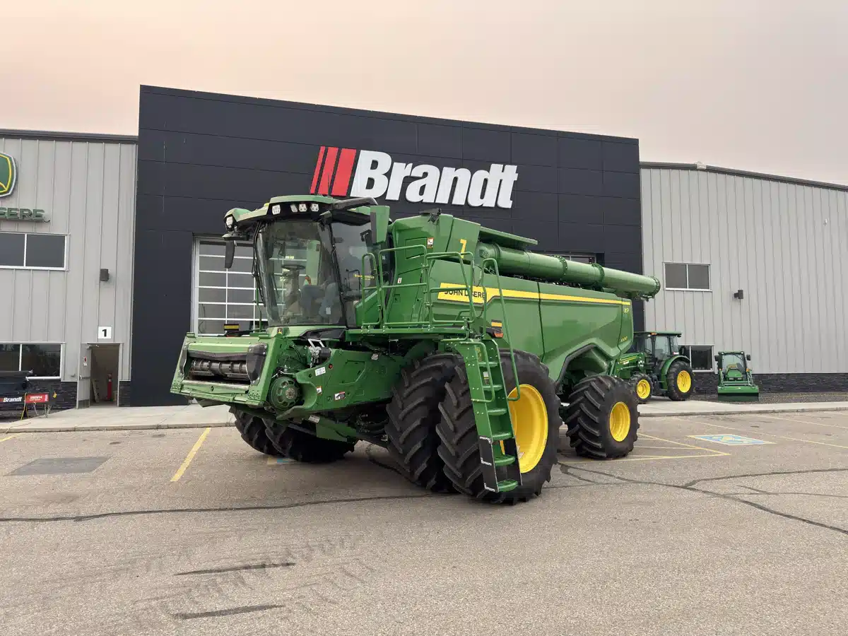 Gallery image 1 for 2025 John Deere X9 1000 Combine