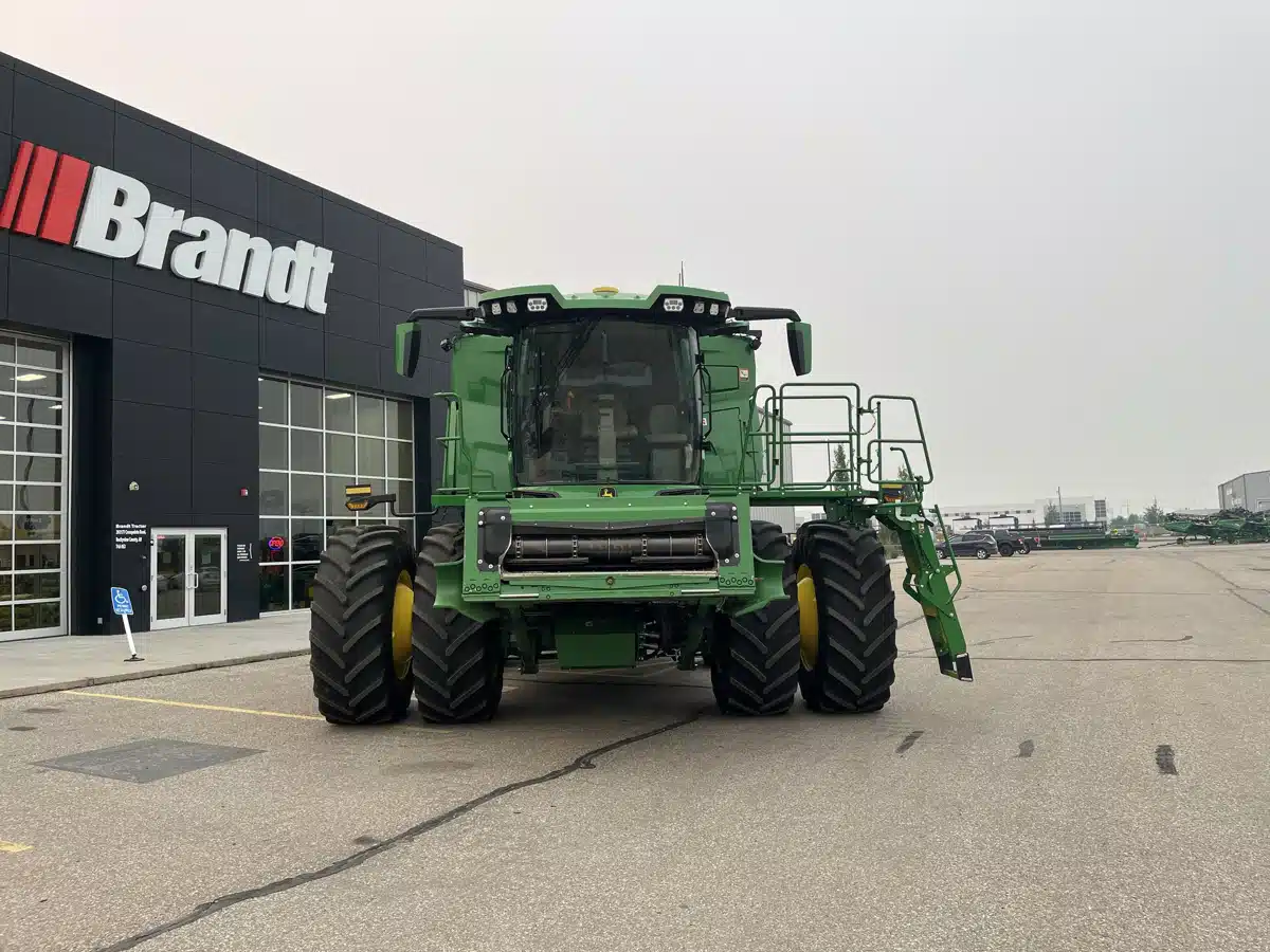 Gallery image 2 for 2025 John Deere X9 1000 Combine
