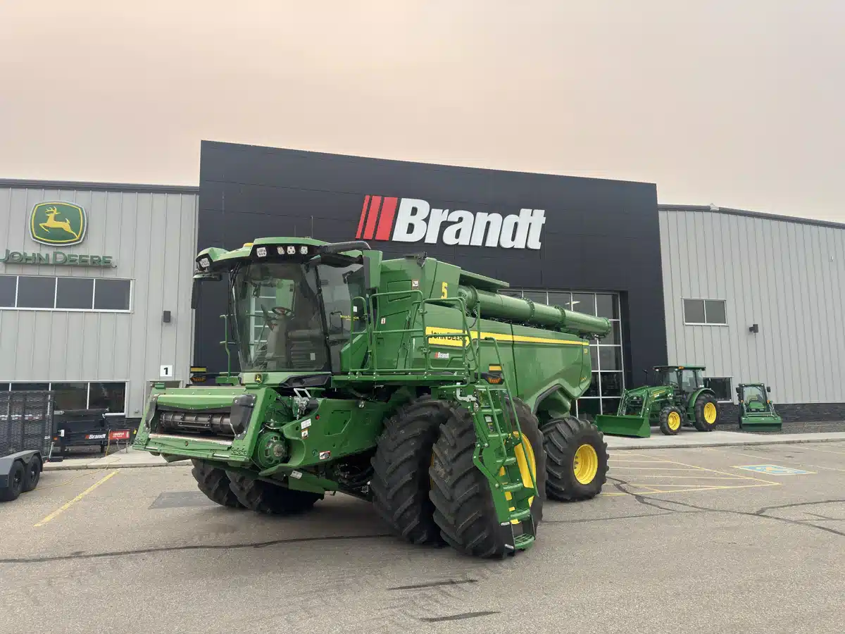 Gallery image 1 for 2025 John Deere X9 1000 Combine