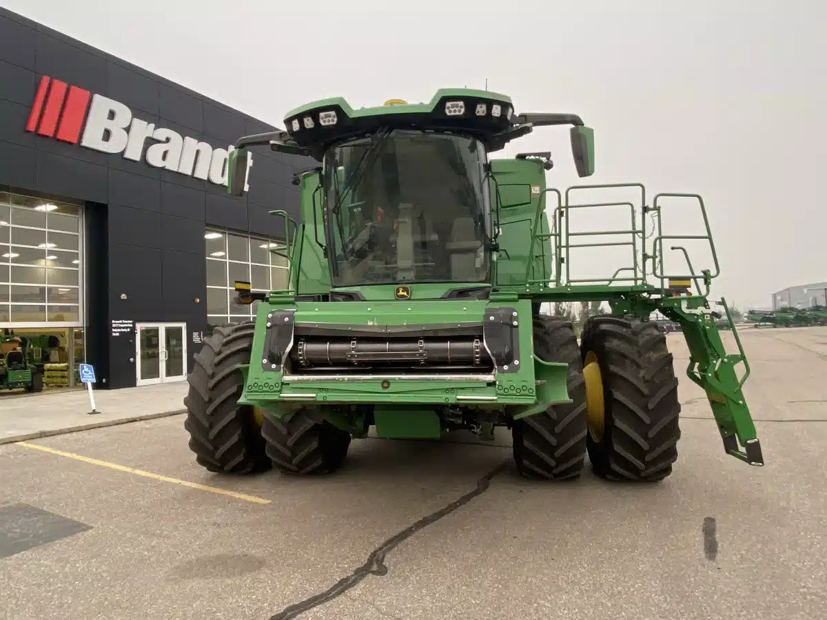 Gallery image 2 for 2025 John Deere X9 1000 Combine