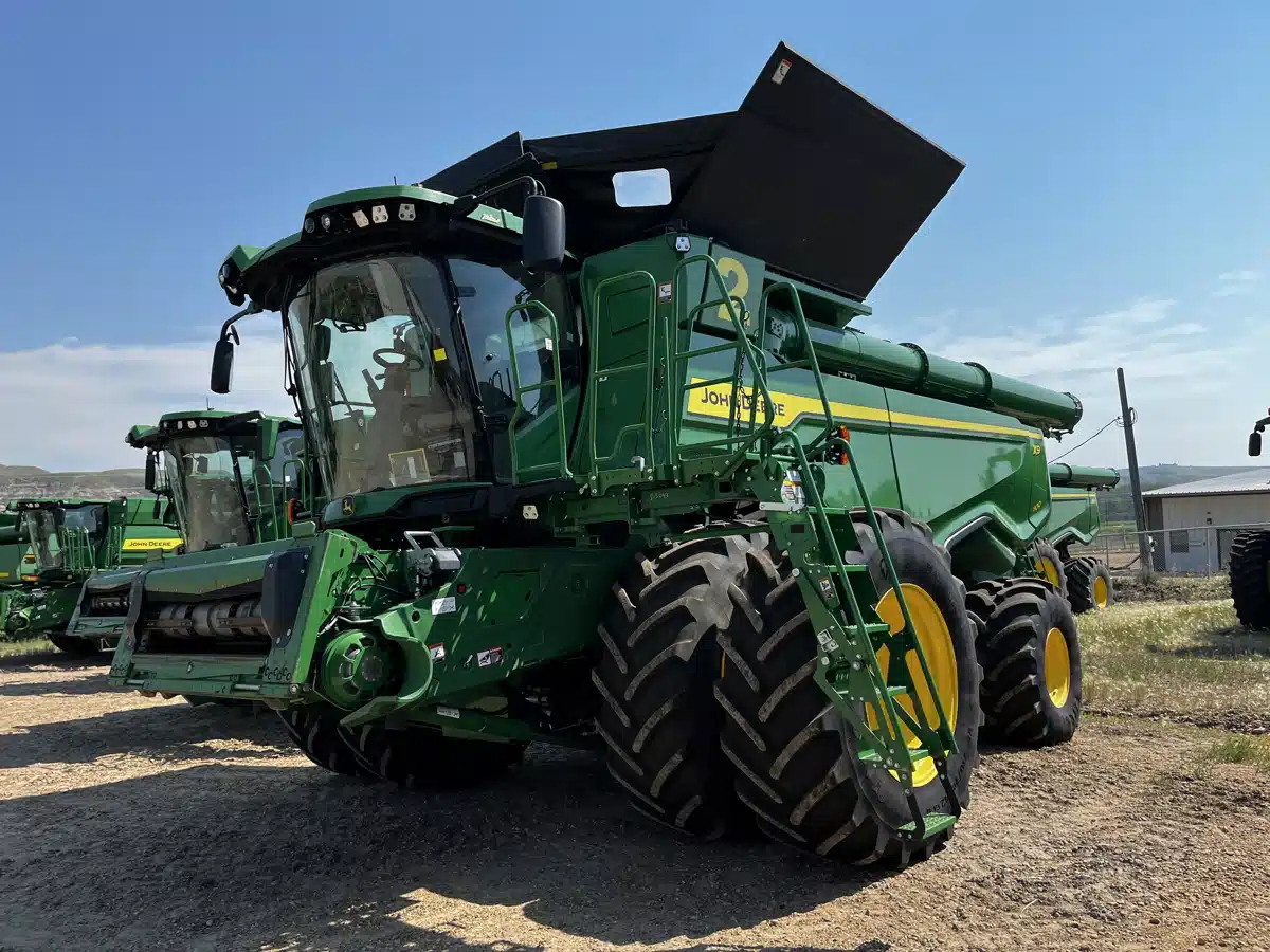 Gallery image 1 for 2021 John Deere X9 1100 Combine