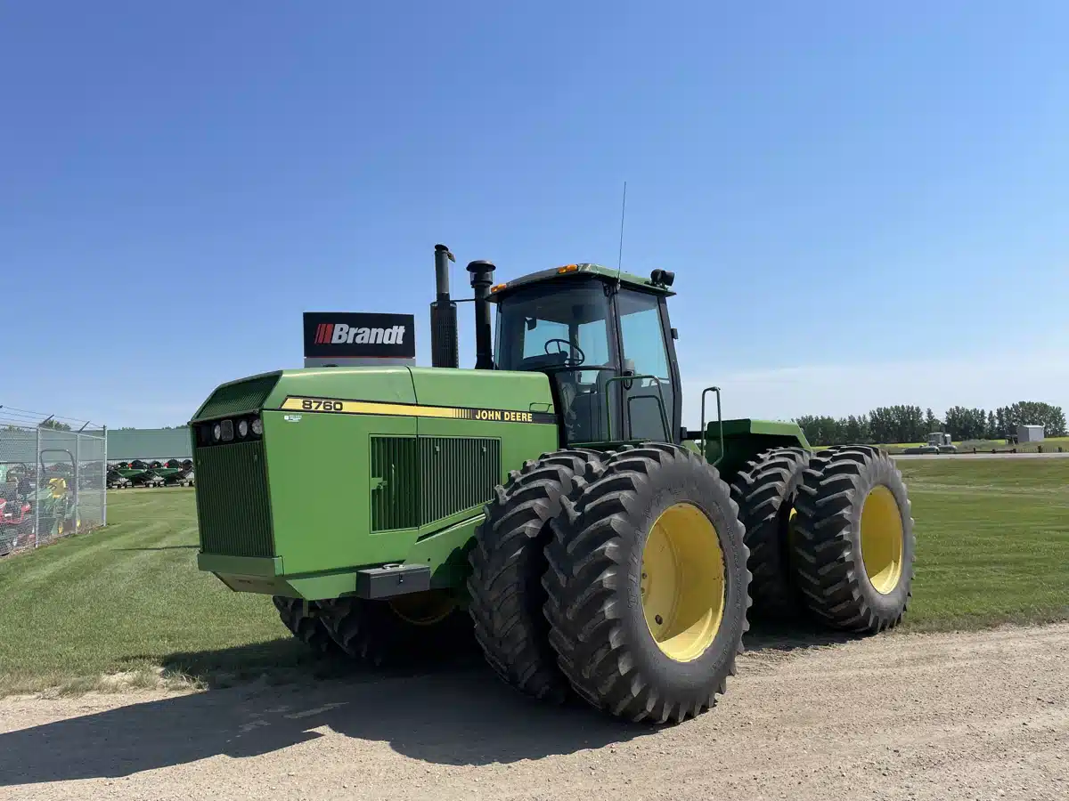 Gallery image 1 for 1990 John Deere 8760 Tractor