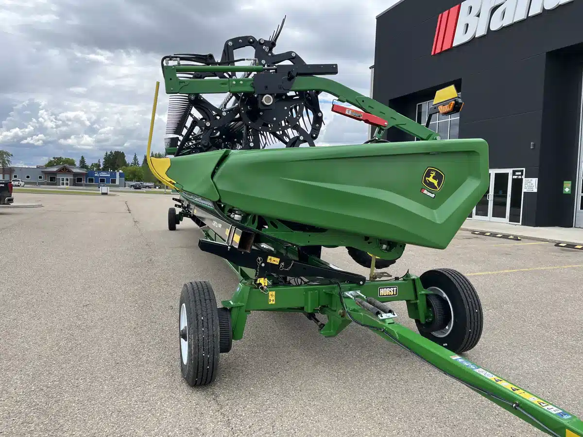 Gallery image 2 for 2025 John Deere HD40R Header - Draper