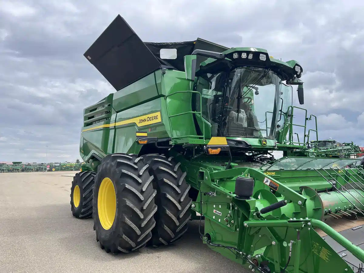 Gallery image 2 for 2025 John Deere X9 1000 Combine