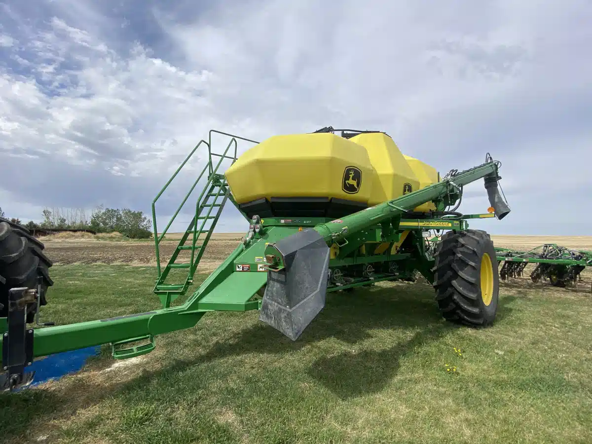 Gallery image 1 for 2013 John Deere 1870 Air Drill