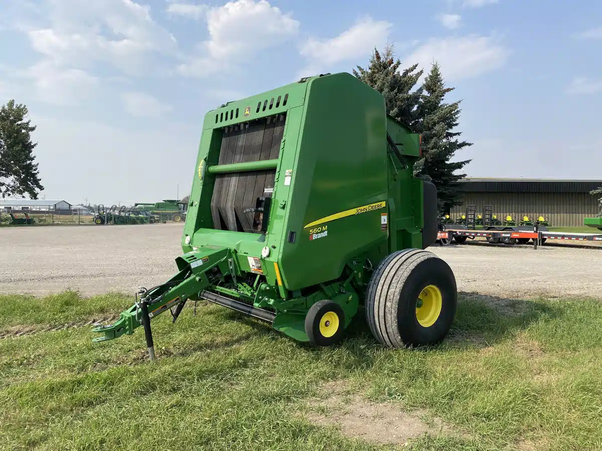 Gallery image 1 for 2019 John Deere 560M Round Baler