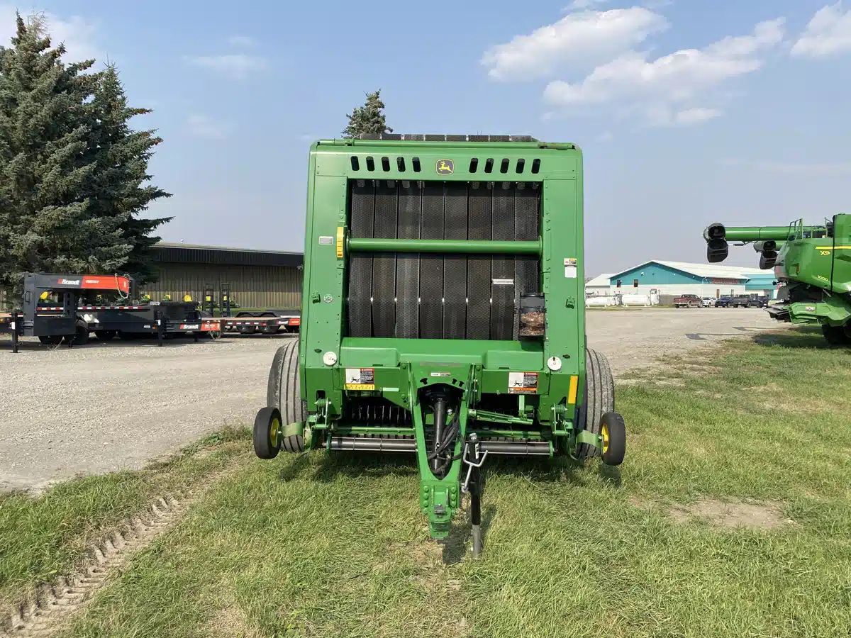 Gallery image 2 for 2019 John Deere 560M Round Baler