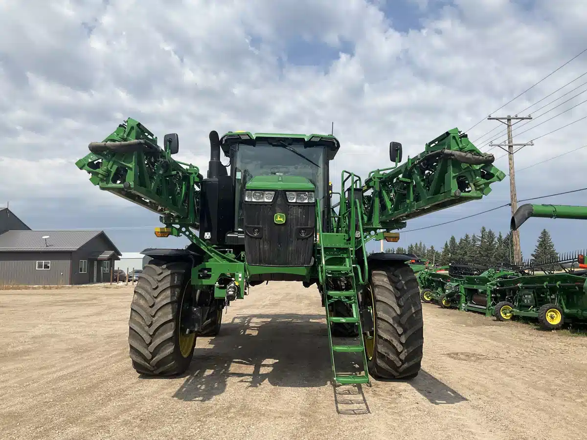 Gallery image 2 for 2024 John Deere 412R Sprayer - Self Propelled