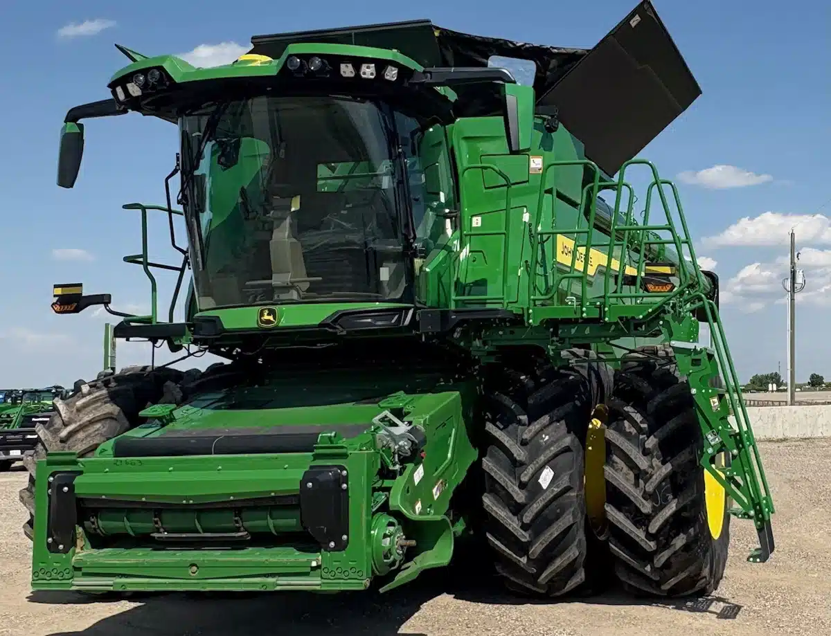 Gallery image 1 for 2024 John Deere X9 1000 Combine