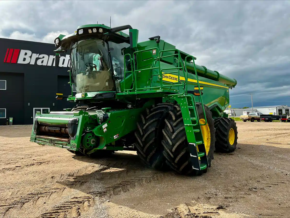 Gallery image 1 for 2025 John Deere X9 1100 Combine