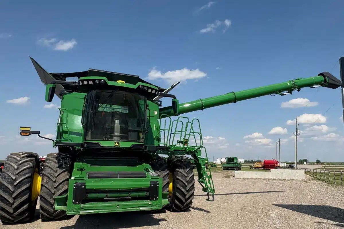 Gallery image 2 for 2024 John Deere X9 1000 Combine