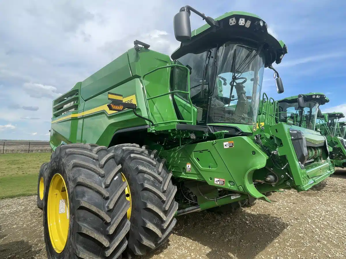 Gallery image 2 for 2024 John Deere X9 1000 Combine