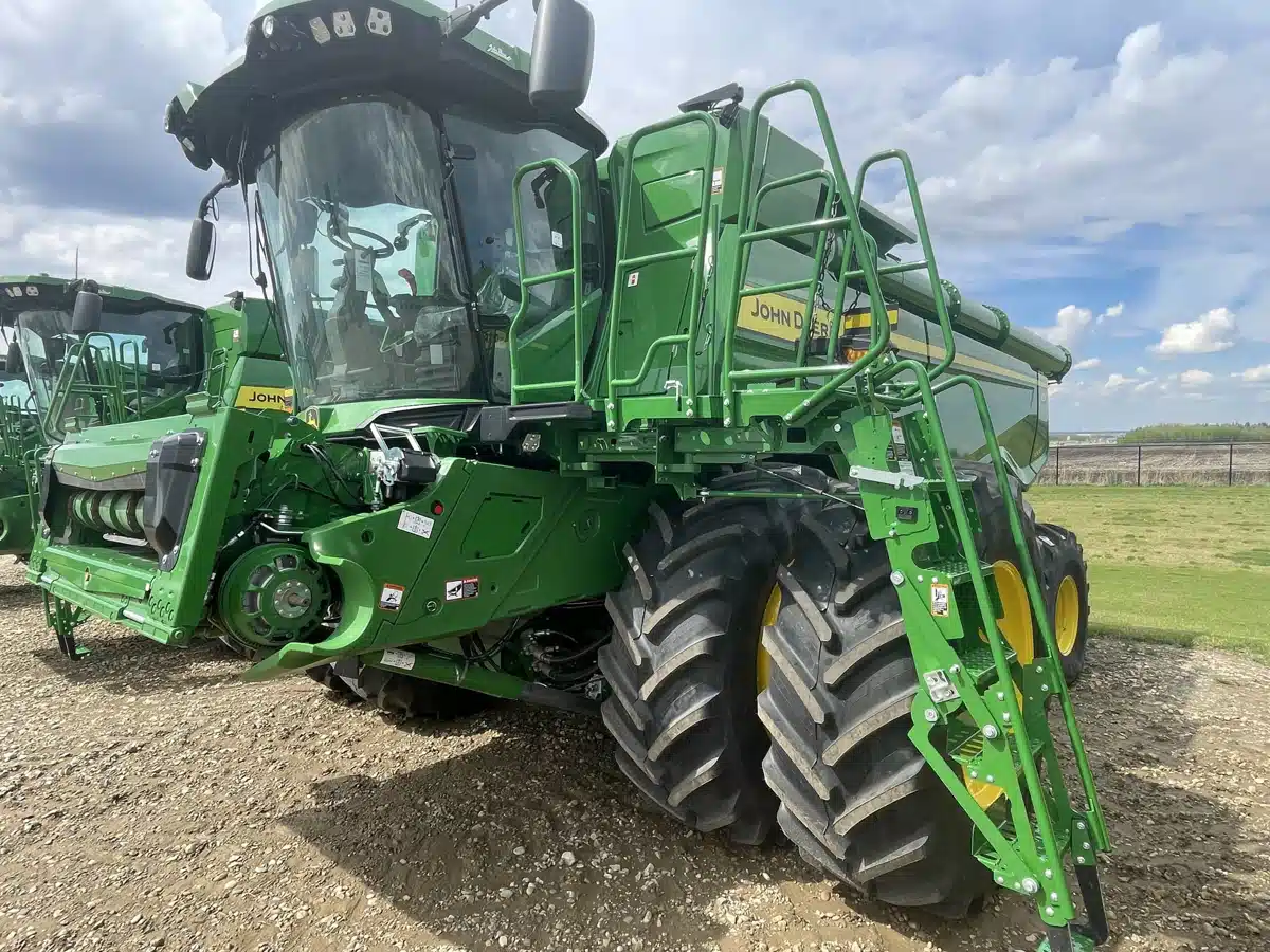Gallery image 1 for 2024 John Deere X9 1000 Combine