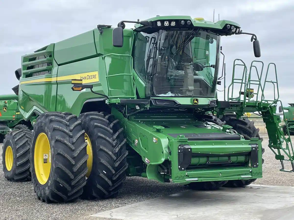 Gallery image 2 for 2024 John Deere X9 1000 Combine