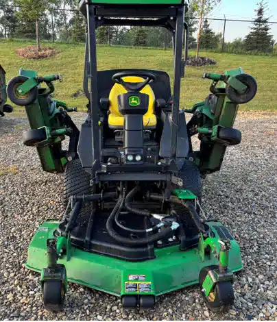 Gallery image 2 for 2016 John Deere 1600 Mower - Front Deck
