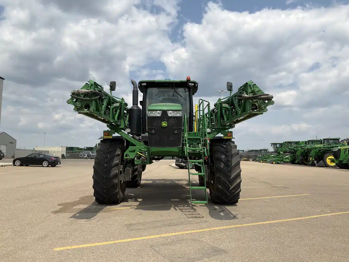 Gallery image 2 for 2015 John Deere R4045 Sprayer - Self Propelled