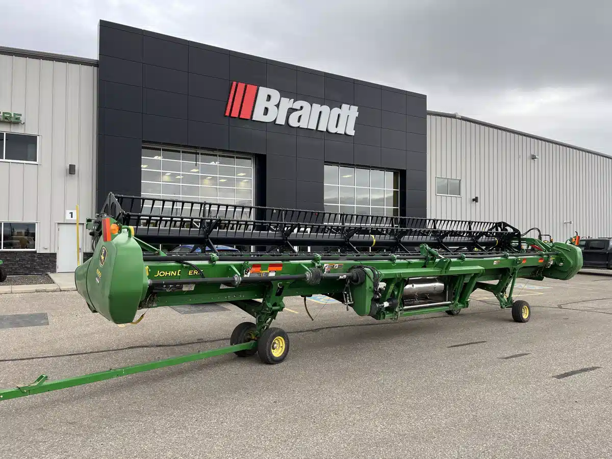 Photo de la Galerie 1 pour 2015 John Deere 635D Nez - Toile/Tapis