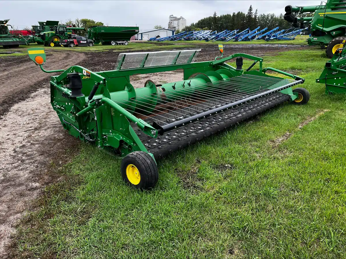 Gallery image 2 for 2020 John Deere 615P Header - Pickup