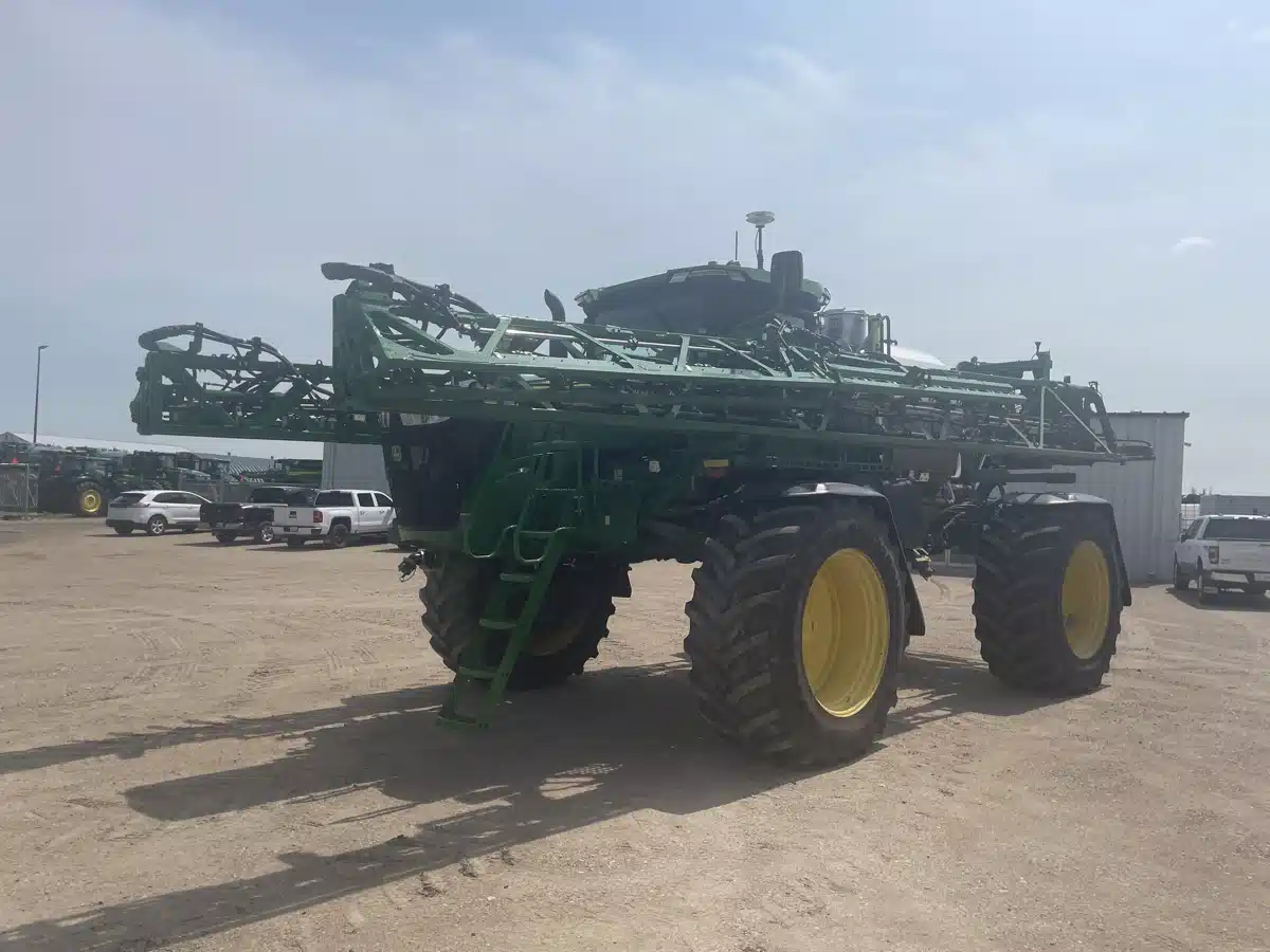 Gallery image 1 for 2026 John Deere 616R Sprayer - Self Propelled