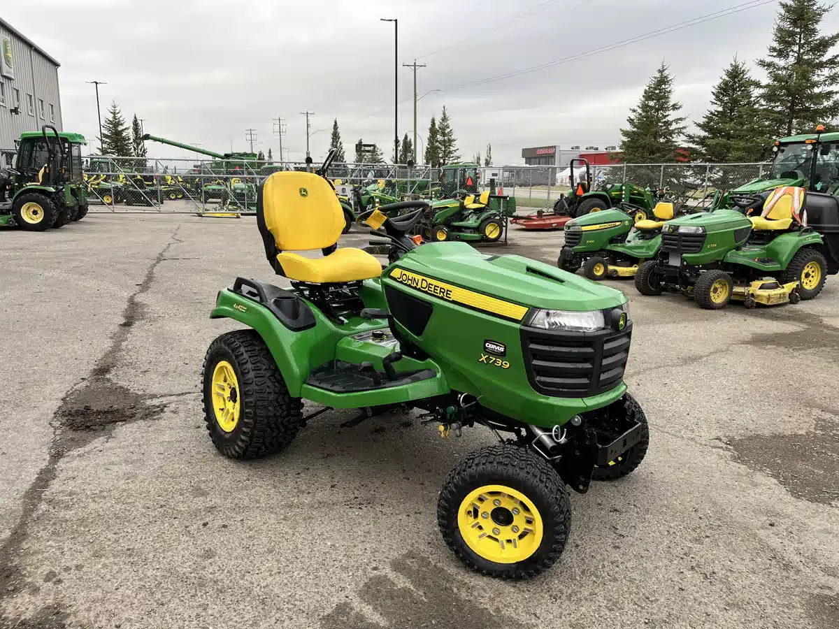 Gallery image 1 for 2020 John Deere X739 Lawn Tractor