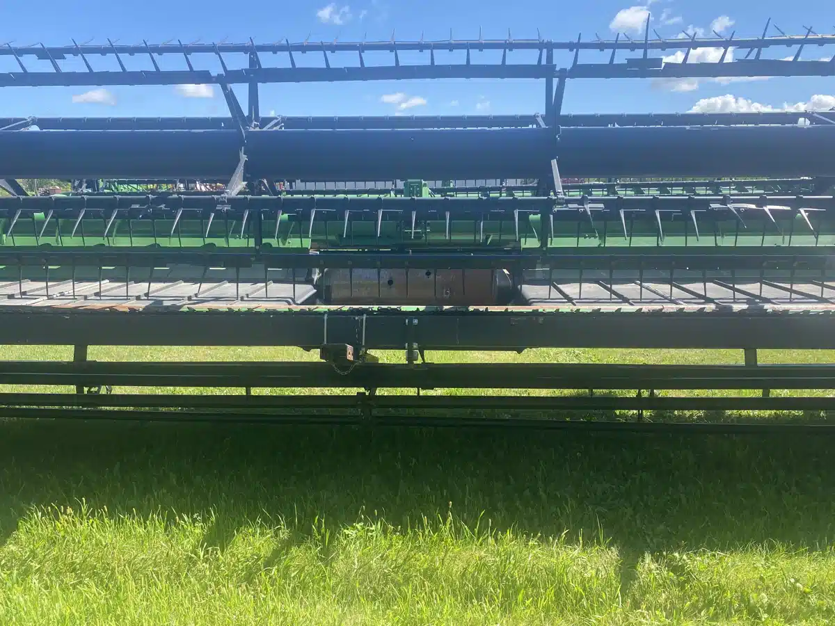Photo de la Galerie 2 pour 2012 John Deere 635D Nez - Toile/Tapis