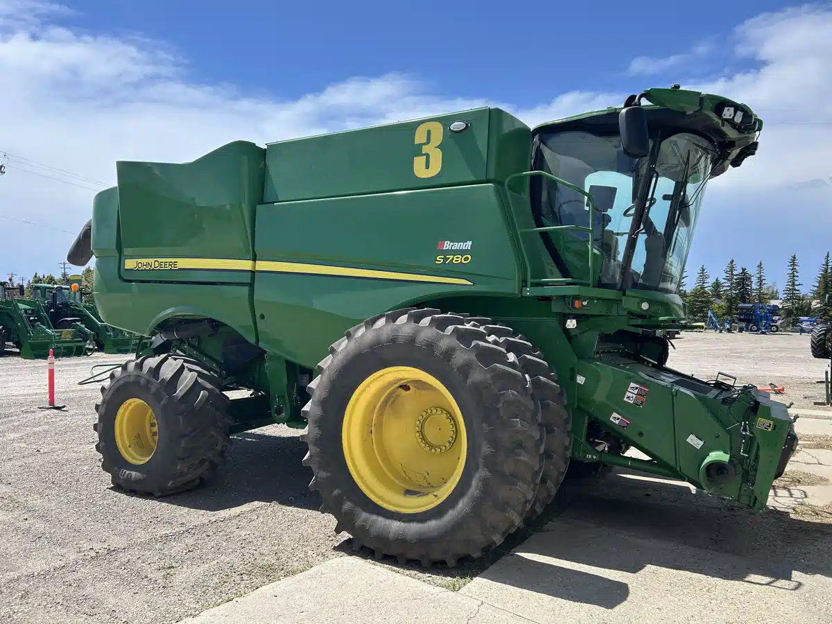 Gallery image 2 for 2023 John Deere S780 Combine