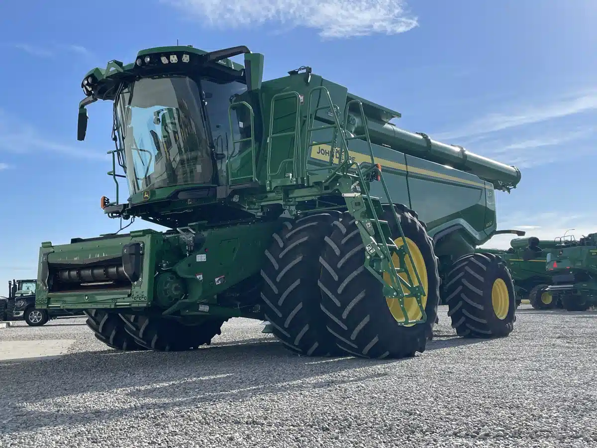 Gallery image 1 for 2022 John Deere X9 1000 Combine