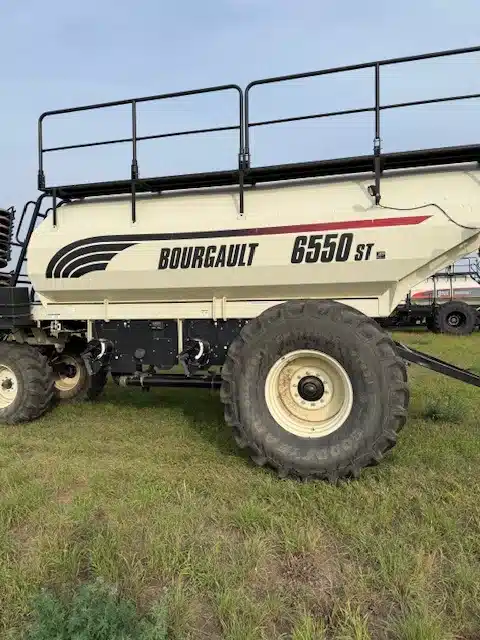 Gallery image 2 for Used 2006 Bourgault 6550 Air Seeder
