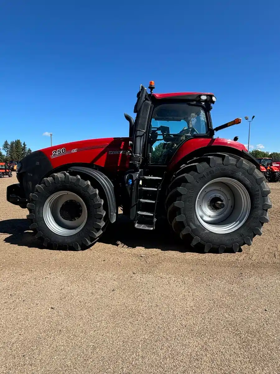 Gallery image 2 for Used 2022 Case IH MAGNUM 250 CVT Tractor
