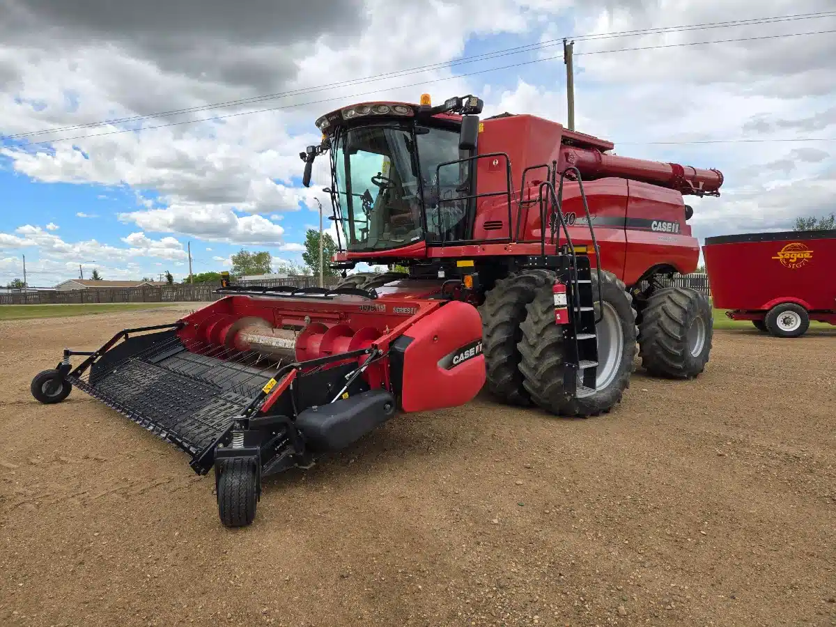 Gallery image 2 for Used 2015 Case IH 9240 Combine