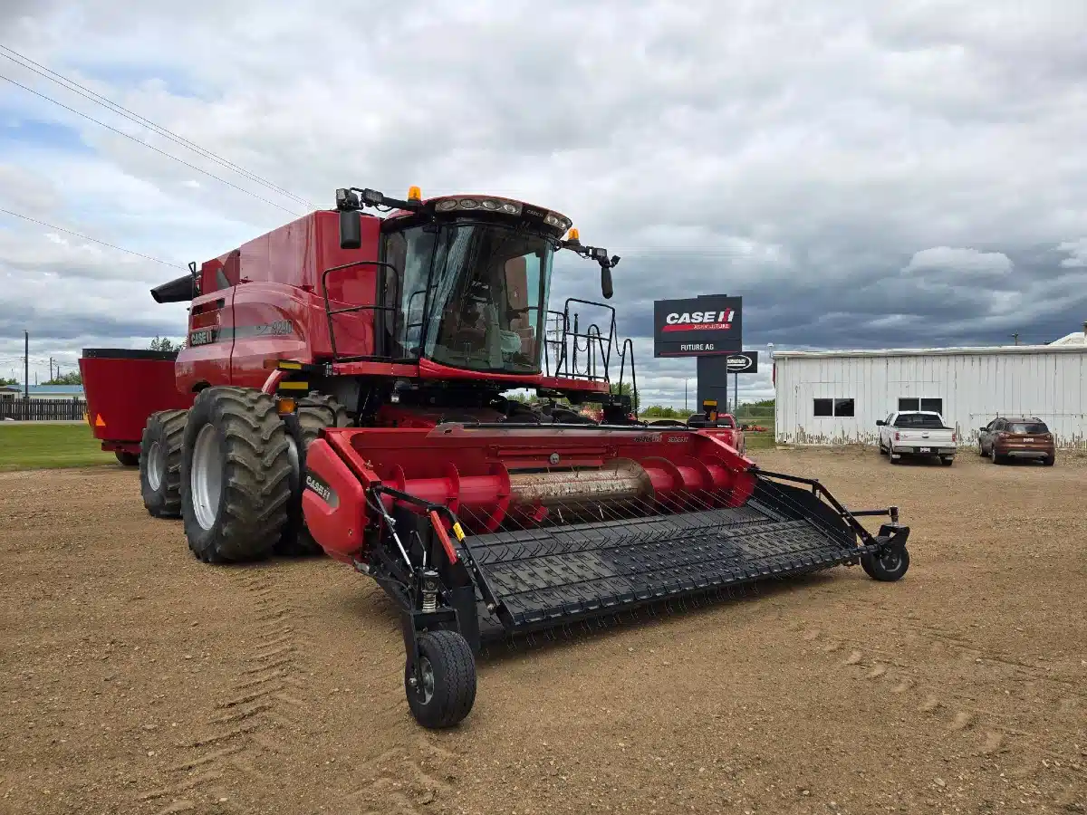 Gallery image 1 for Used 2015 Case IH 9240 Combine