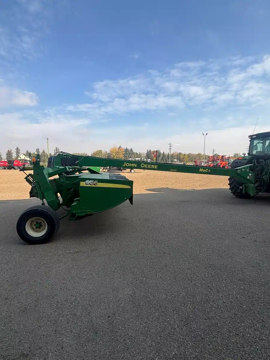 Gallery image 2 for Used 2016 John Deere 956 Disc Mower Conditioner