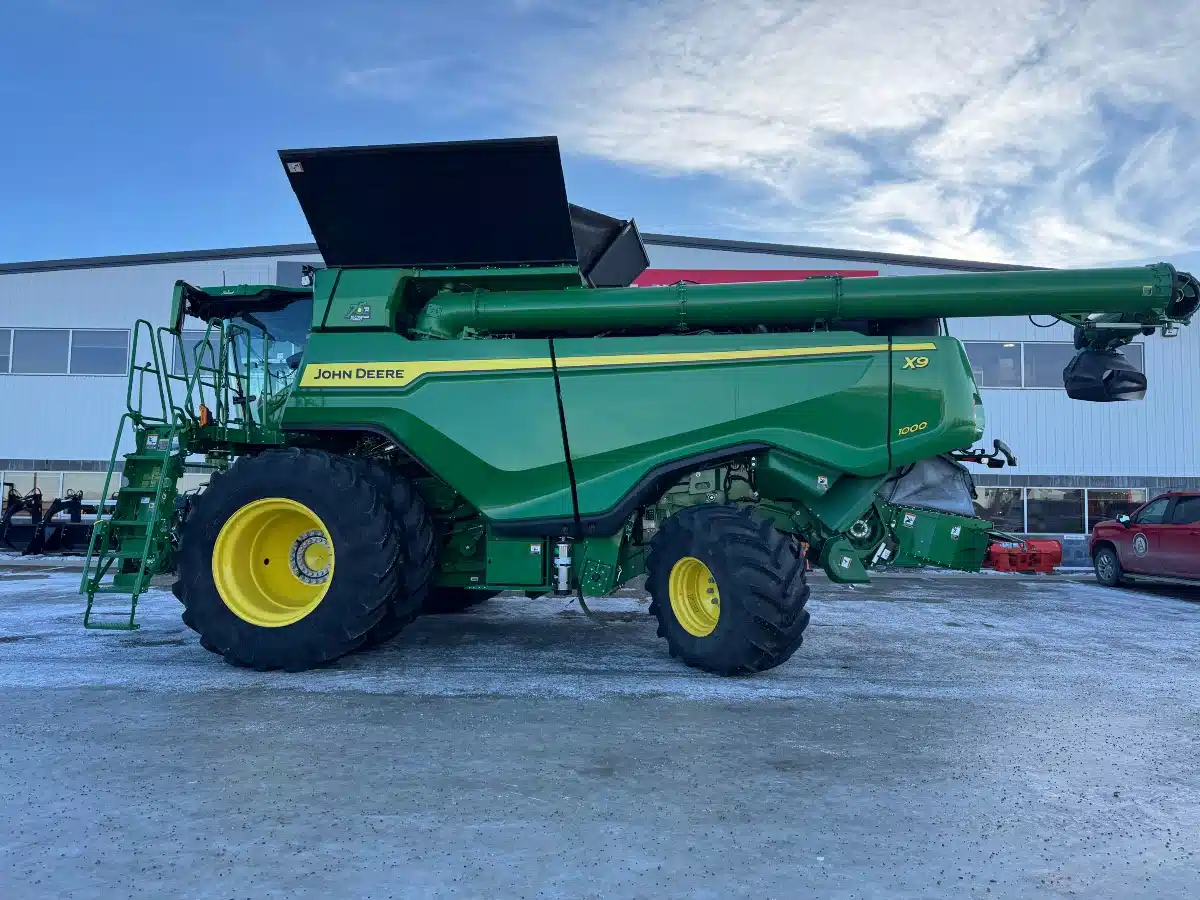 Gallery image 2 for 2022 John Deere X9 1000 Combine
