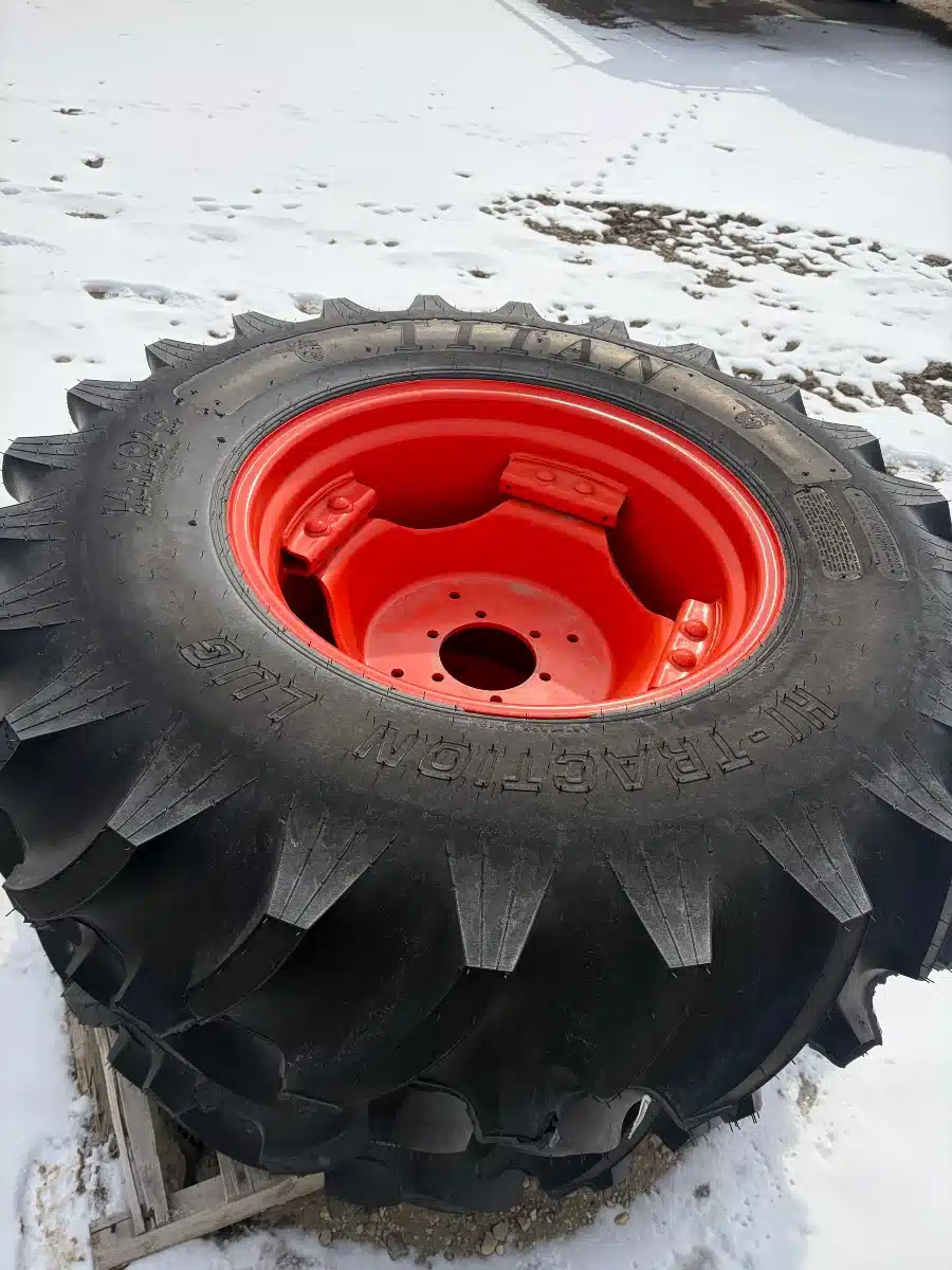 Gallery image 2 for 2020 Kubota 14.9-24 R1 Tires