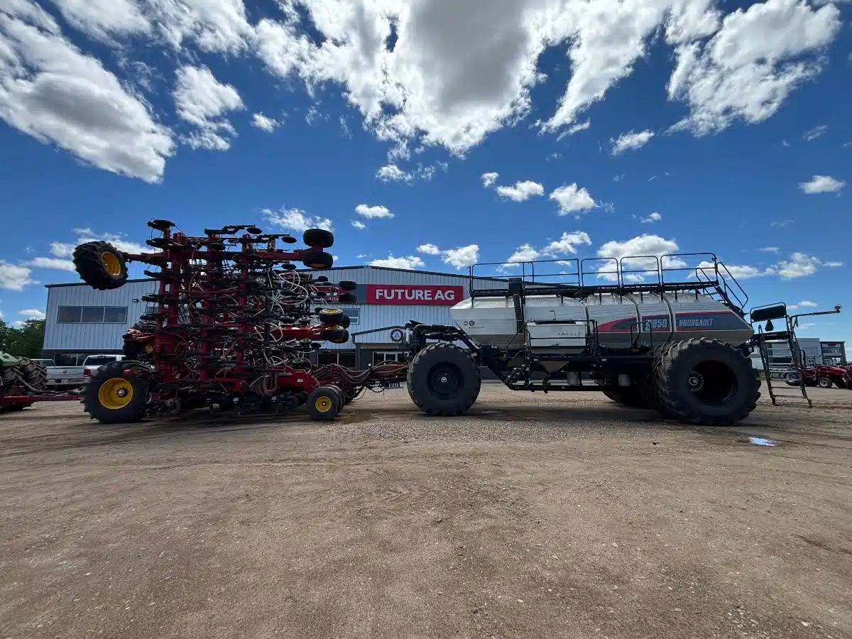 Photo de la Galerie 1 pour 2024 Bourgault 3335-76 Semoir à air