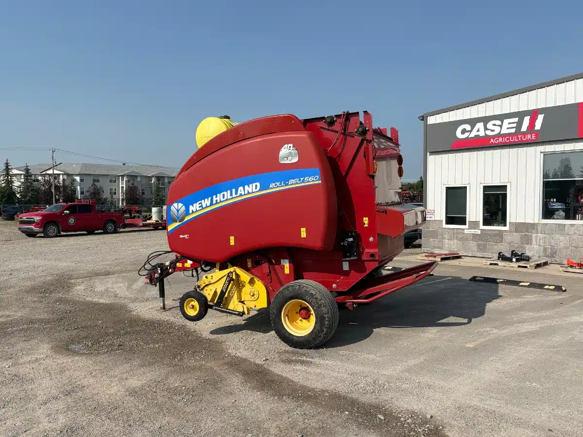 Photo de la Galerie 2 pour 2015 New Holland ROLL-BELT 560 Presse à Balle Ronde