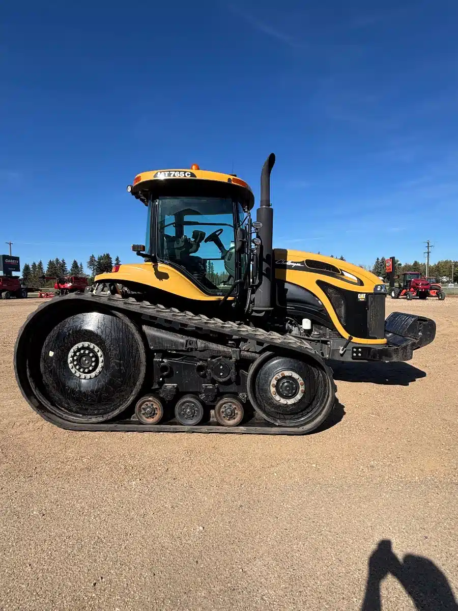 Gallery image 2 for 2011 Challenger MT765C Tractor