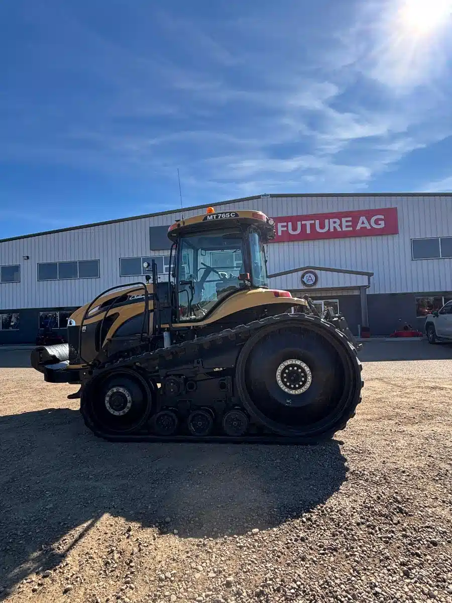 Gallery image 1 for 2011 Challenger MT765C Tractor