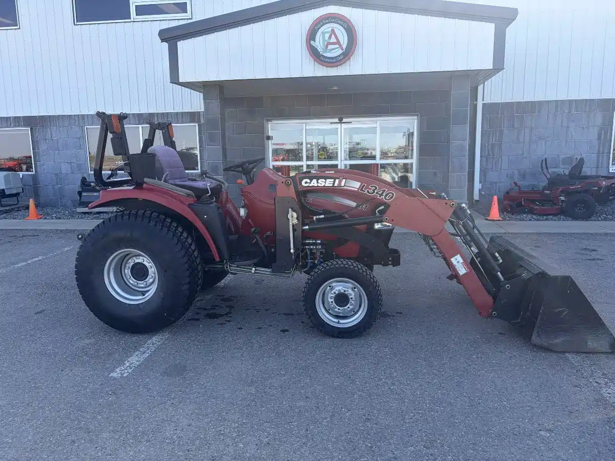 2008 Case IH Farmall 31