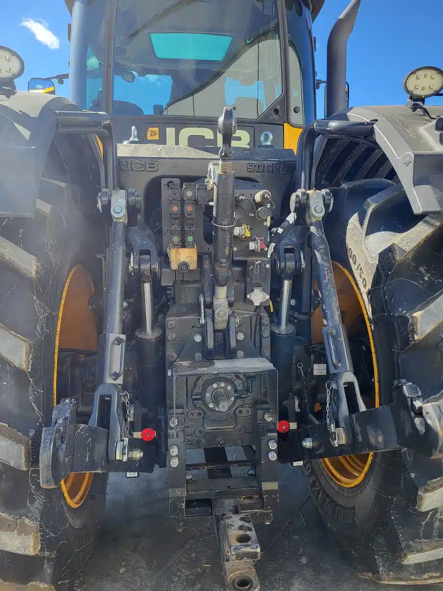 Photo of a 2018 JCB FASTRAC 8330