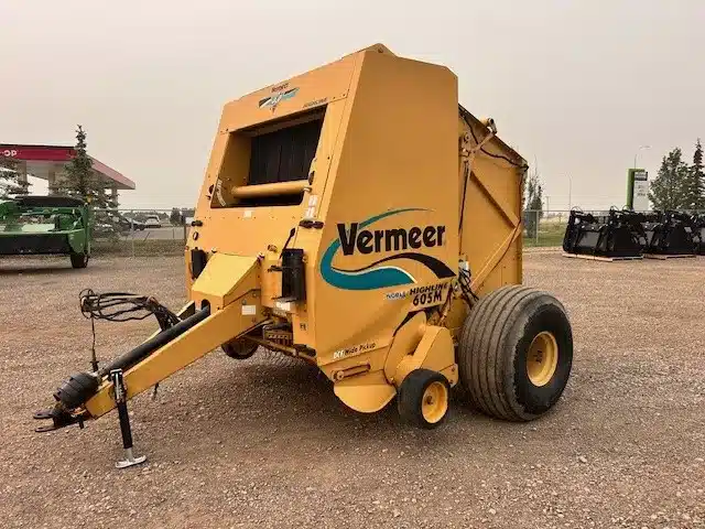 Gallery image 2 for 2011 Vermeer 605M Round Baler