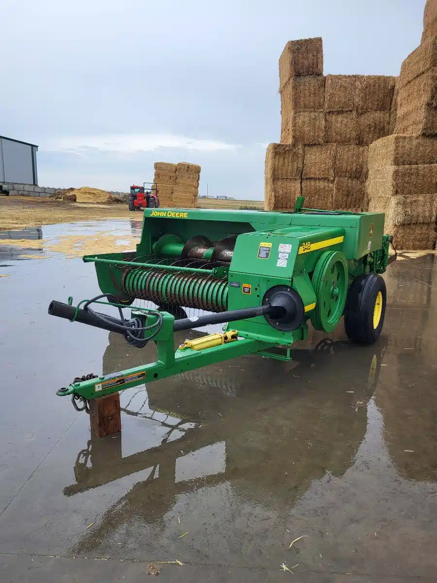 Photo of a 2010 John Deere 348