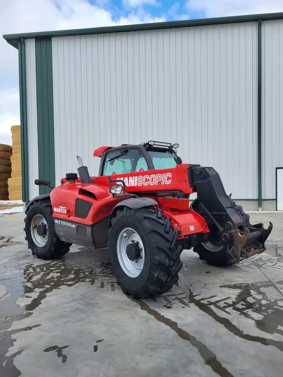 Gallery image 2 for Used 2010 Manitou MLT 735 TeleHandler