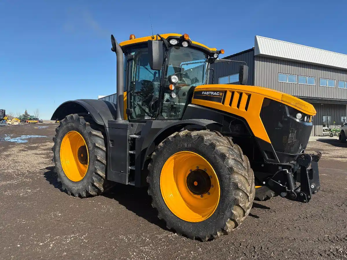 Gallery image 2 for Used 2020 JCB FASTRAC 8330 Tractor