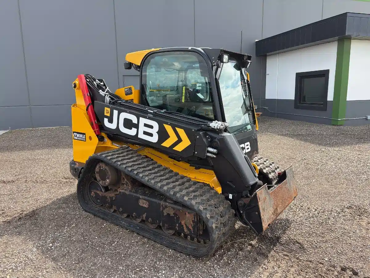 Gallery image 2 for Used 2021 JCB 3TS-8T Skid Steer