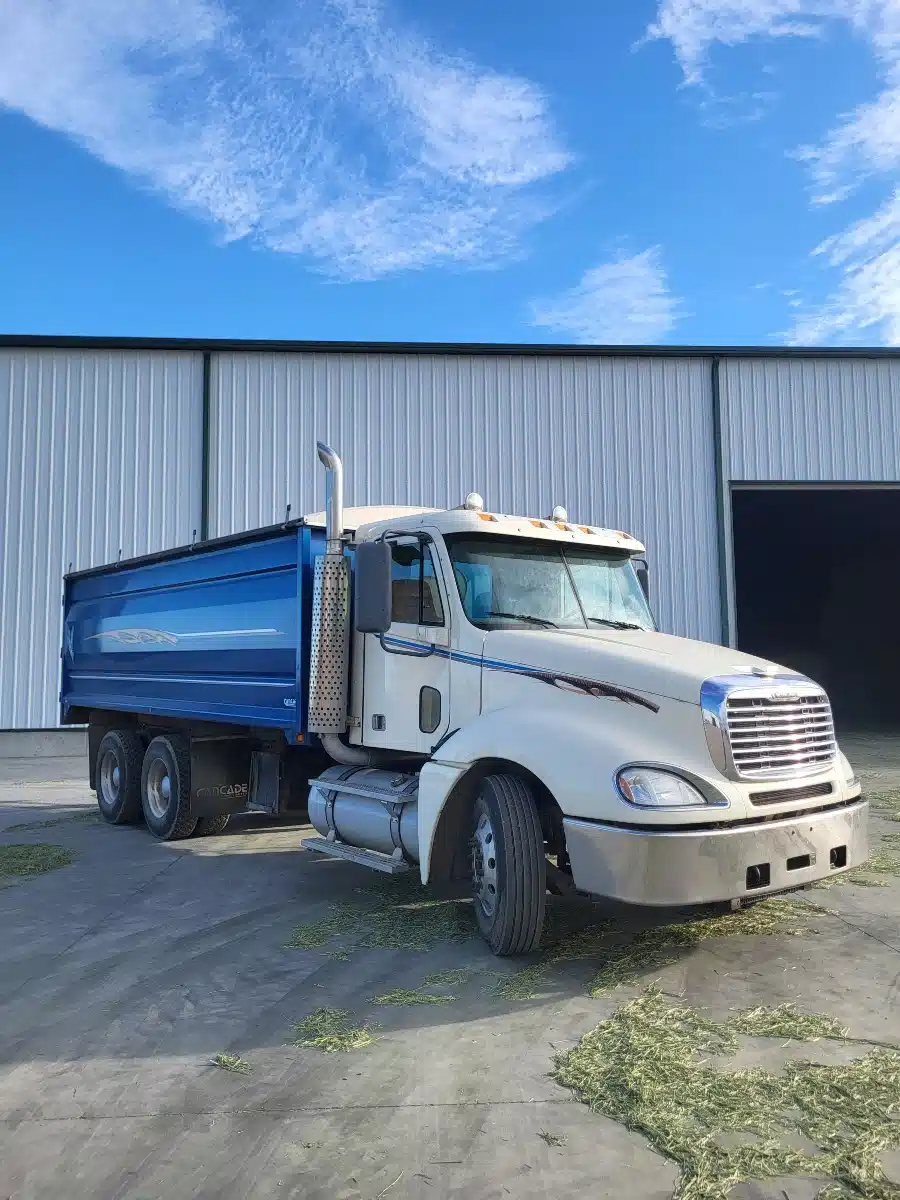 Gallery image 2 for Used 2007 Freightliner CL120 Truck - Dump