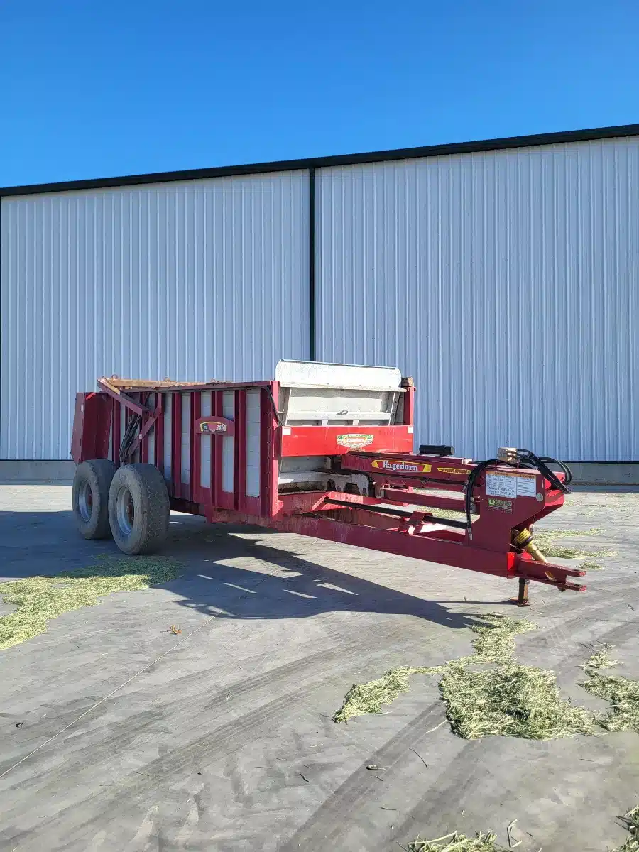 Gallery image 2 for Used 2017 Hagedorn HYDRA-SPREAD SERIES II 2412 Manure Spreader