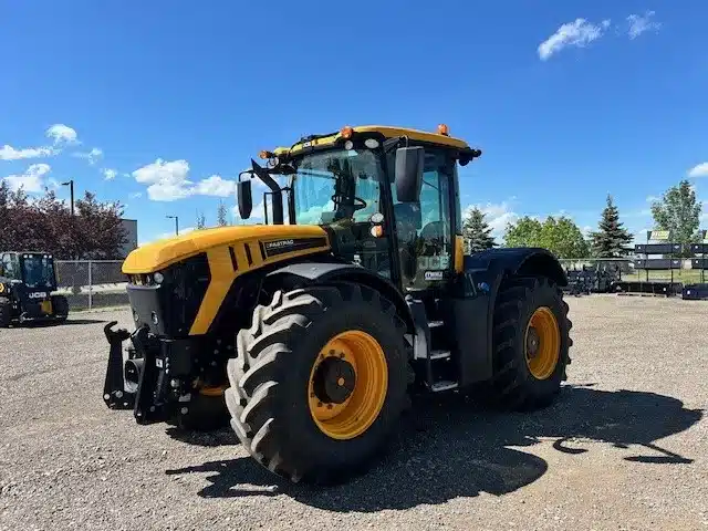 Gallery image 1 for Used 2021 JC 4220 Fastrac Tractor
